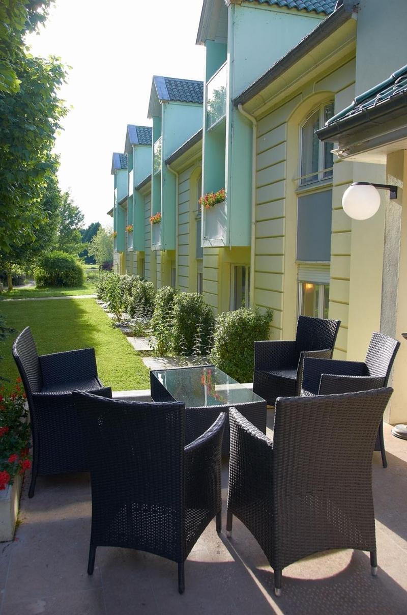 ז'ואני Hotel Restaurant Le Rive Gauche מראה חיצוני תמונה