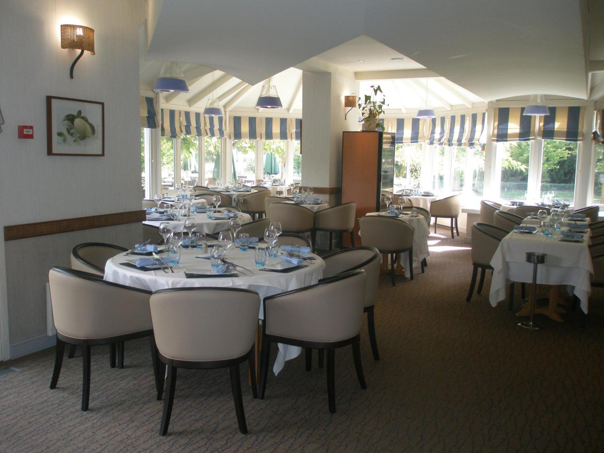 ז'ואני Hotel Restaurant Le Rive Gauche מראה חיצוני תמונה