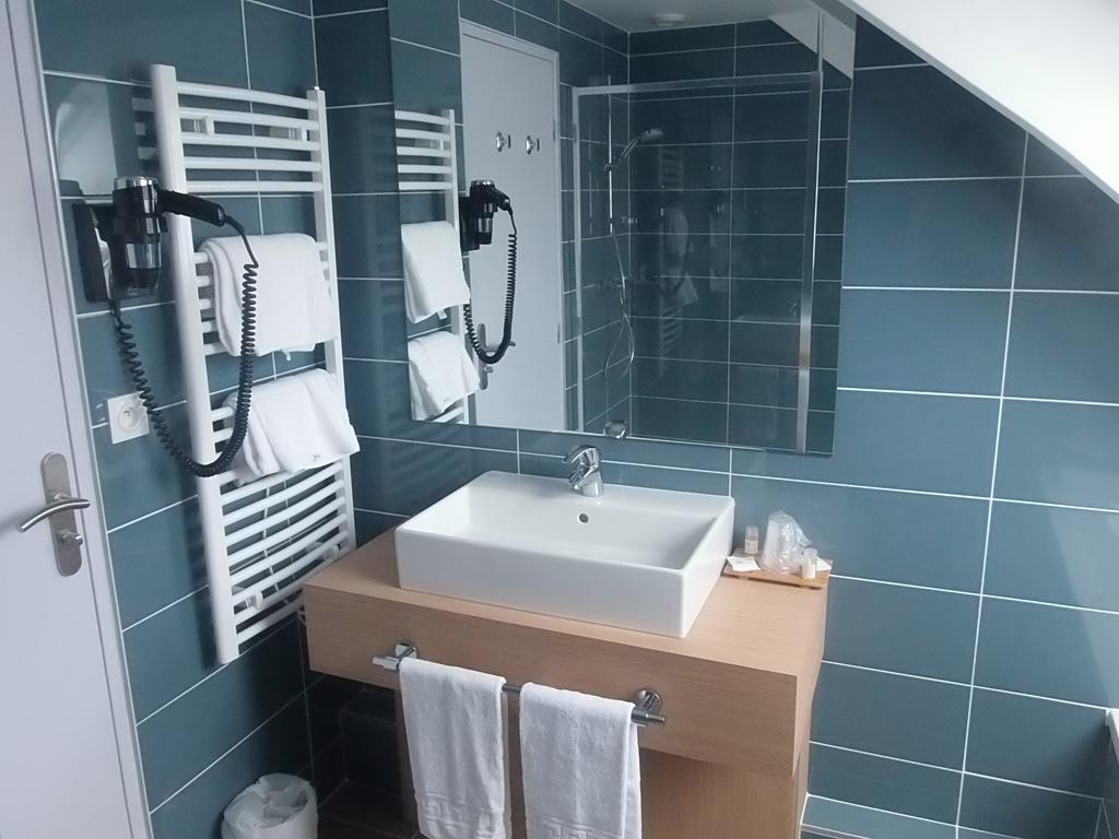 ז'ואני Hotel Restaurant Le Rive Gauche חדר תמונה