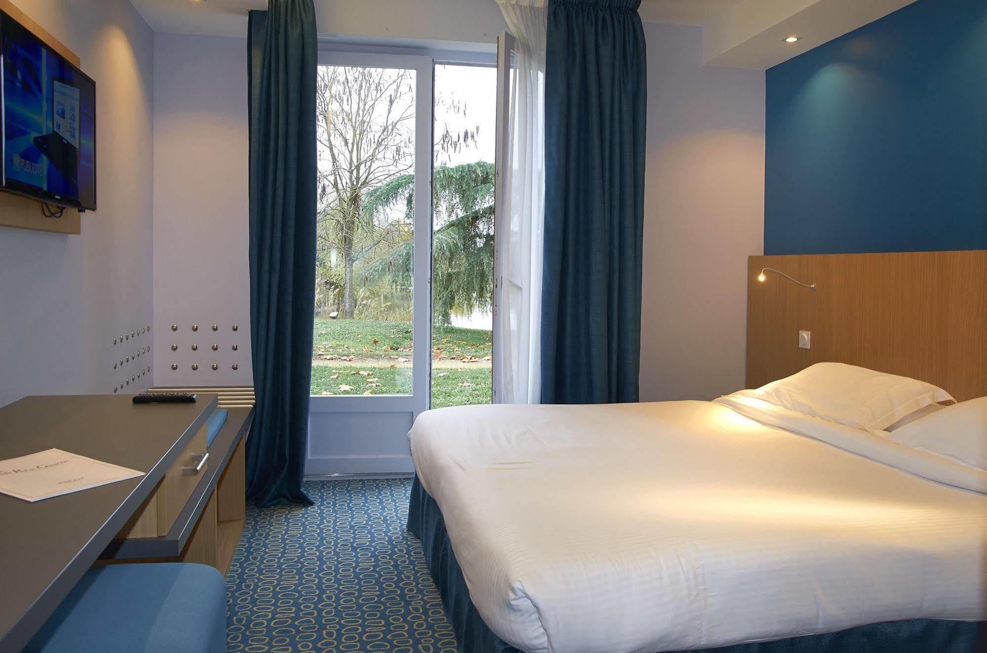ז'ואני Hotel Restaurant Le Rive Gauche מראה חיצוני תמונה